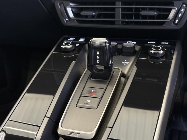 PORSCHE 911 Photo 12