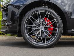PORSCHE Macan Photo 4