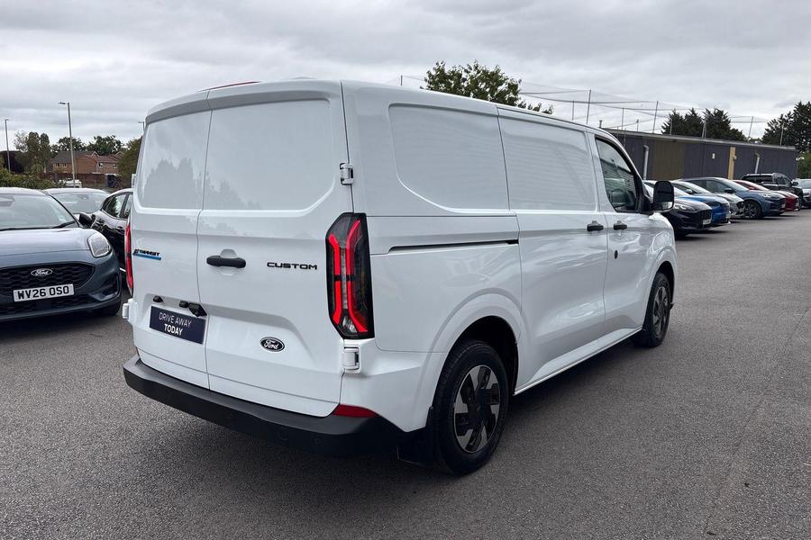 Ford E-TRANSIT CUSTOM Photo d0364f26-8711-4af1-b9a9-66c4dddf1d34.jpg