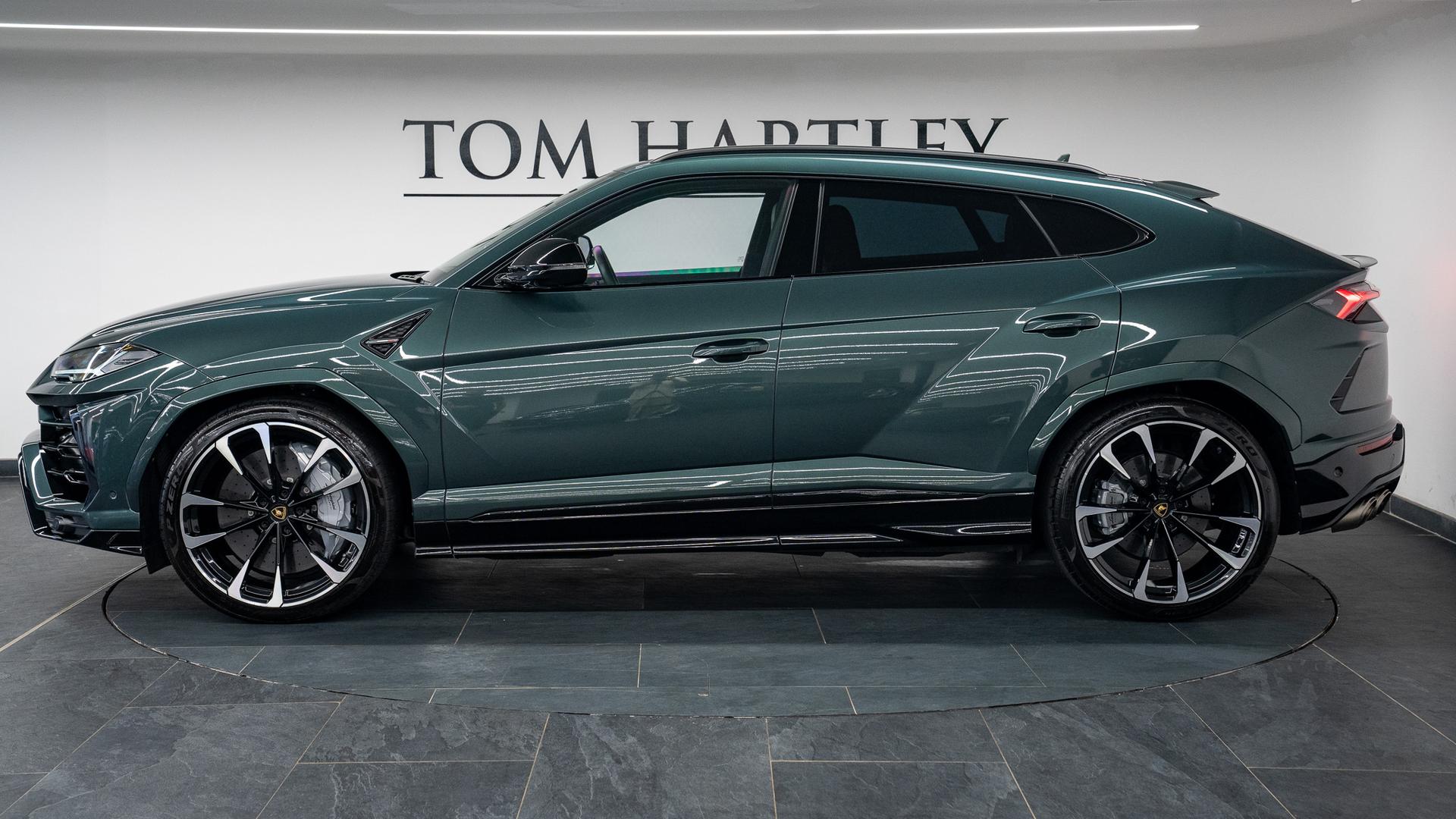 LAMBORGHINI Urus Photo d04336cd-74e5-4971-aba8-0339979cc53c.jpg