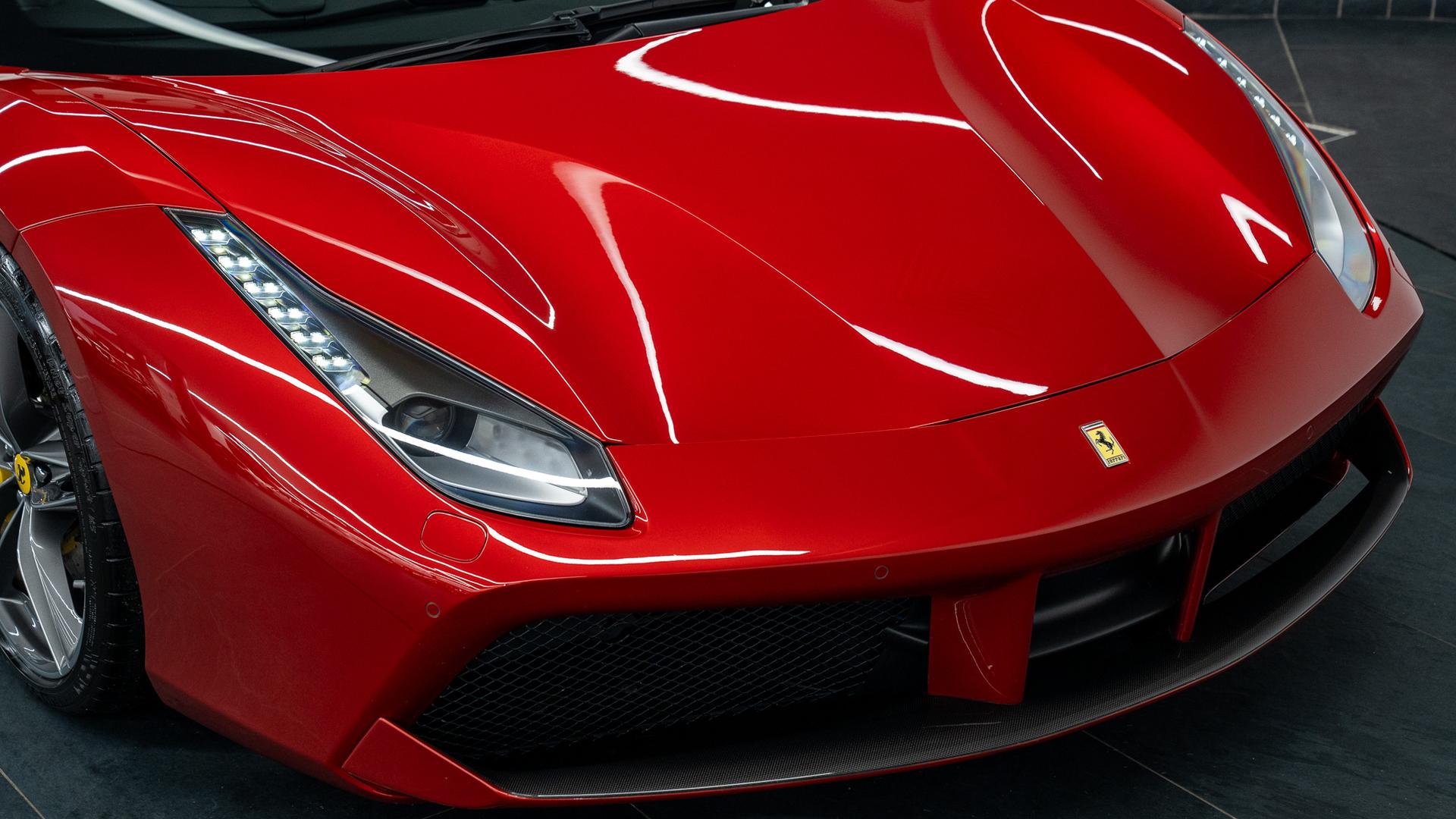 Ferrari 488 Photo d0514d9a-73bf-4221-8c0f-5ba8efc8ac3c.jpg