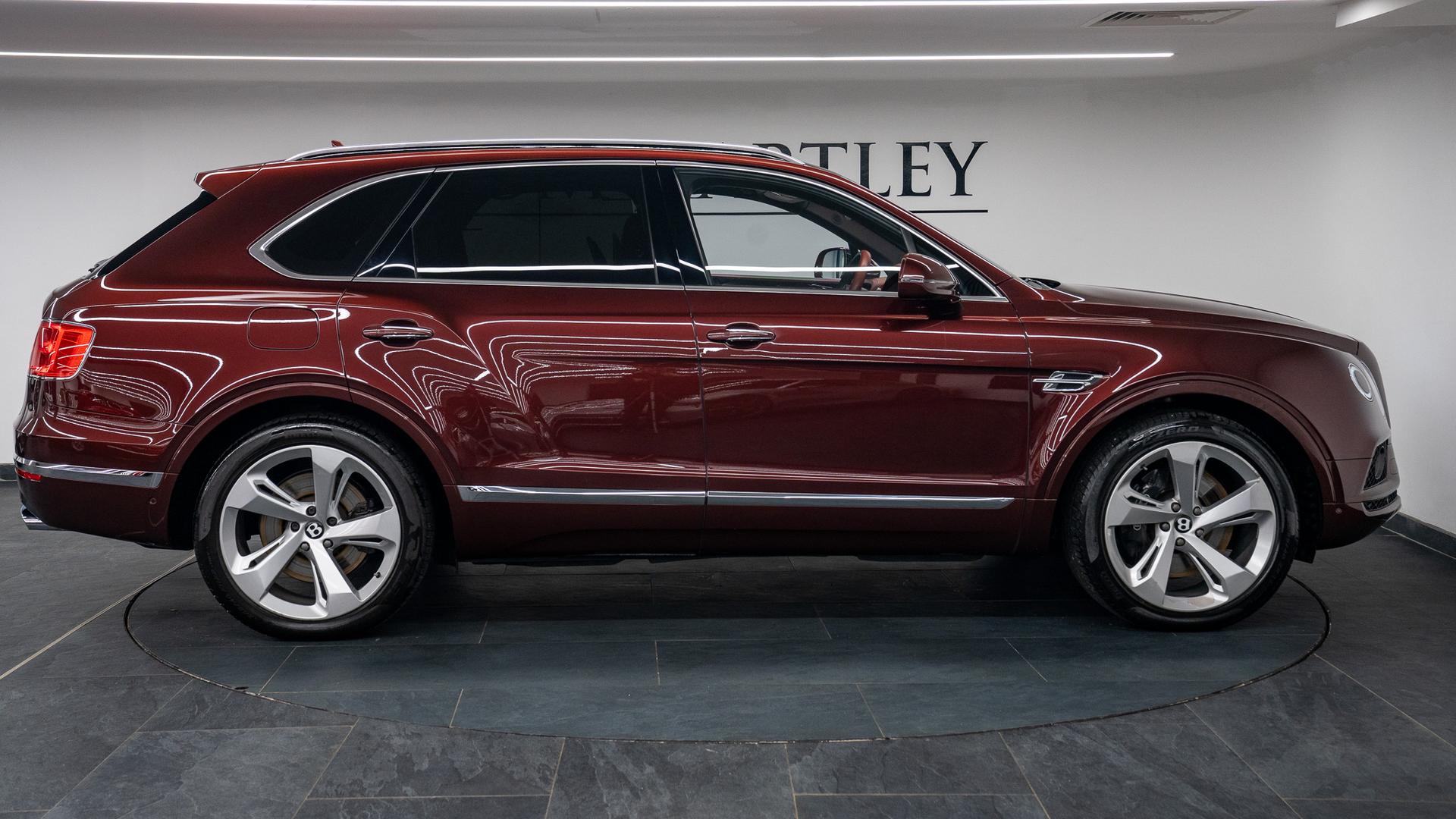 Bentley Bentayga Photo d058ab6f-61e7-48b1-b260-153767542de2.jpg