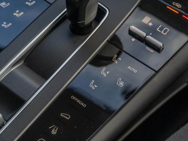 PORSCHE Macan Photo 22