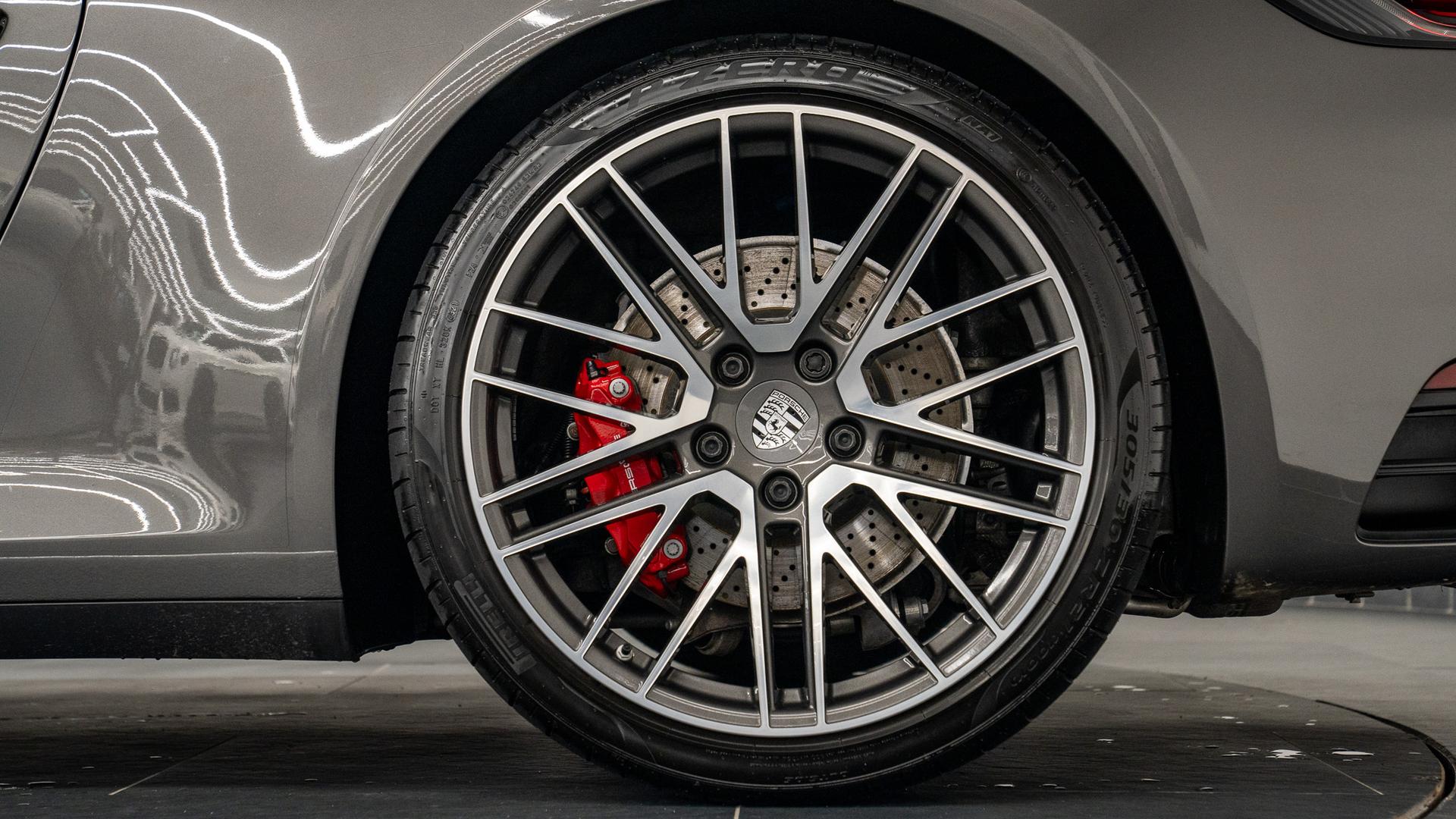 Porsche 911 Photo d06af242-8a11-4f49-8541-0315aecf1812.jpg