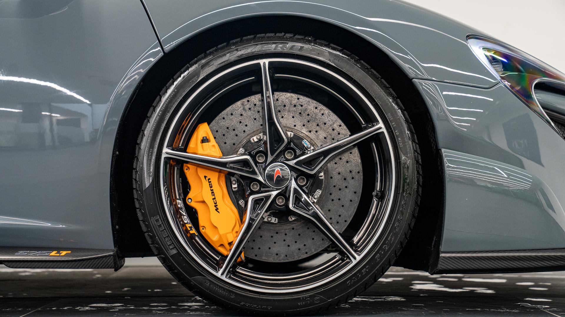 McLaren 675 LT Photo d06b3b1a-5e43-4173-a0f5-2b2eae0736d4.jpg