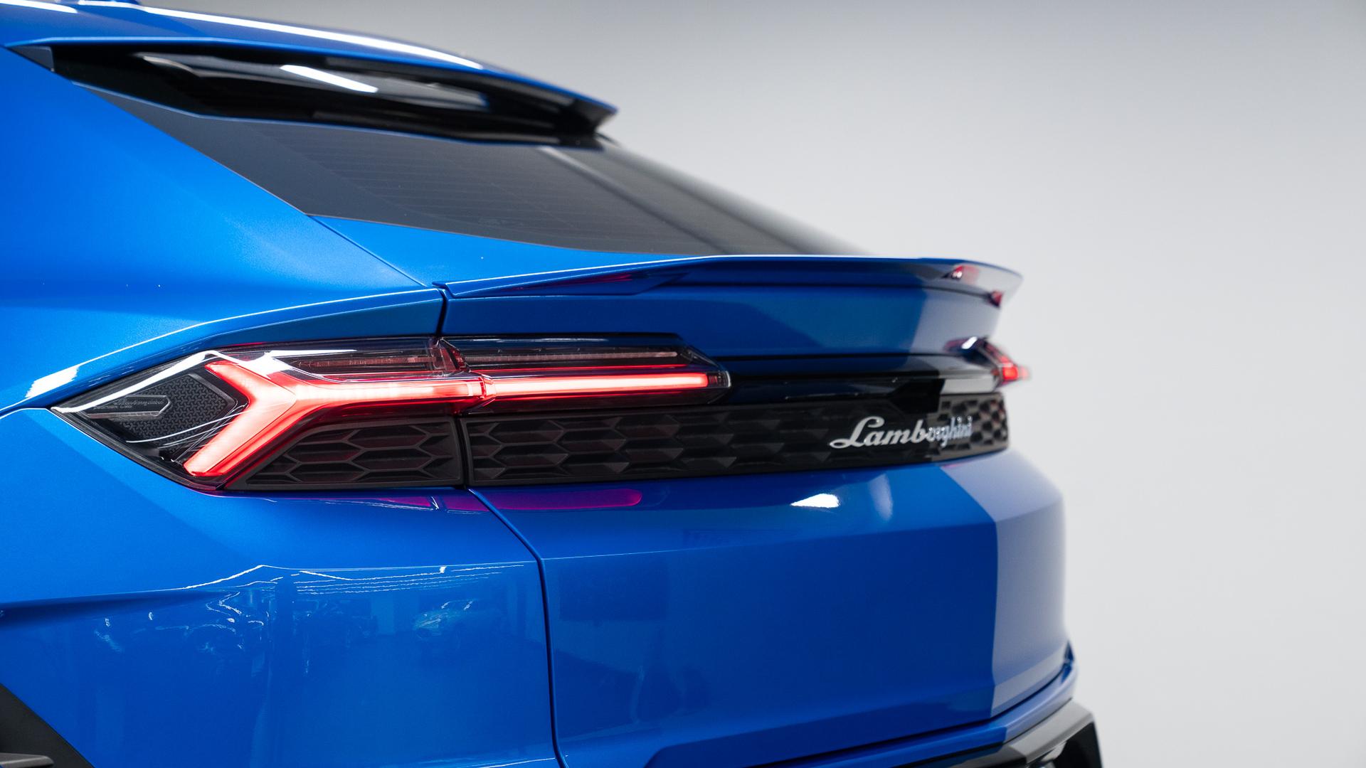 LAMBORGHINI Urus Photo d06bfb37-b5e2-4c74-a66a-a14c29796189.jpg