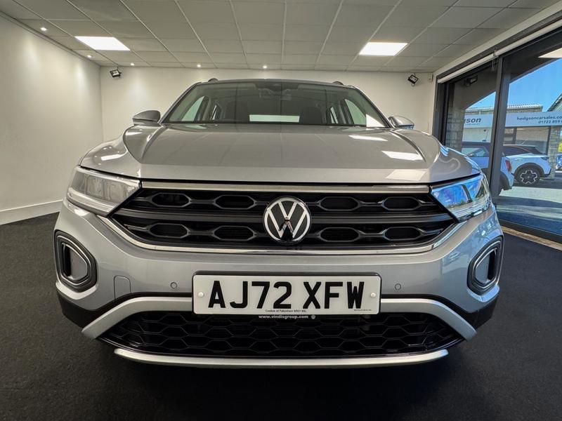 Volkswagen T-Roc Photo d07fbfc0-bcab-471d-ad83-1b490c75eeb4.jpg