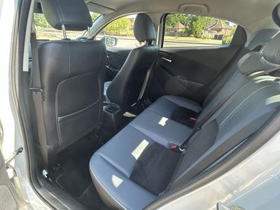Mazda Mazda2 Photo 12