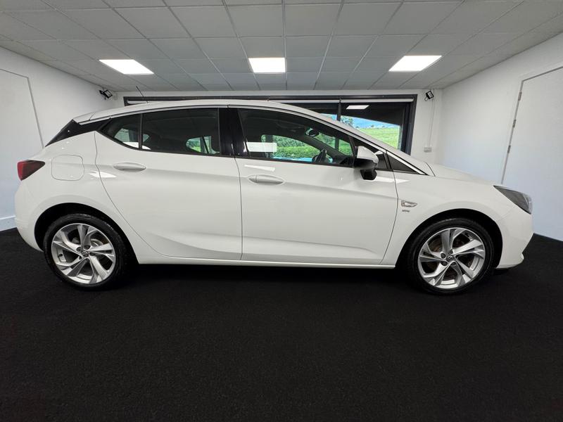Vauxhall Astra Photo d085d99d-e5ea-4faa-86b6-411eb494e0e4.jpg