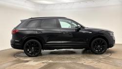 VOLKSWAGEN Touareg Photo 4