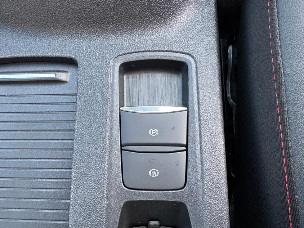 Ford Kuga Photo d09e8aec-9588-41e9-bd1e-2bf38be40815.JPEG