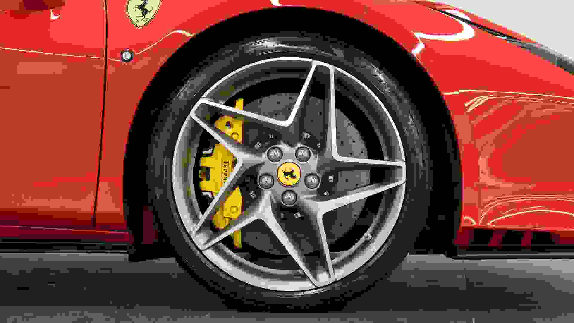Ferrari F8 Photo d0a74450-1111-45e3-a840-bf29f1da2ebb.jpg