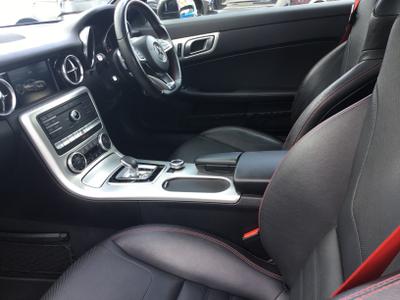 Mercedes-Benz SLC Photo 23