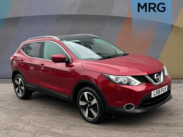 Used 2016 NISSAN QASHQAI 1.5 dCi N-Connecta 5dr Red at Chippenham Motor Company