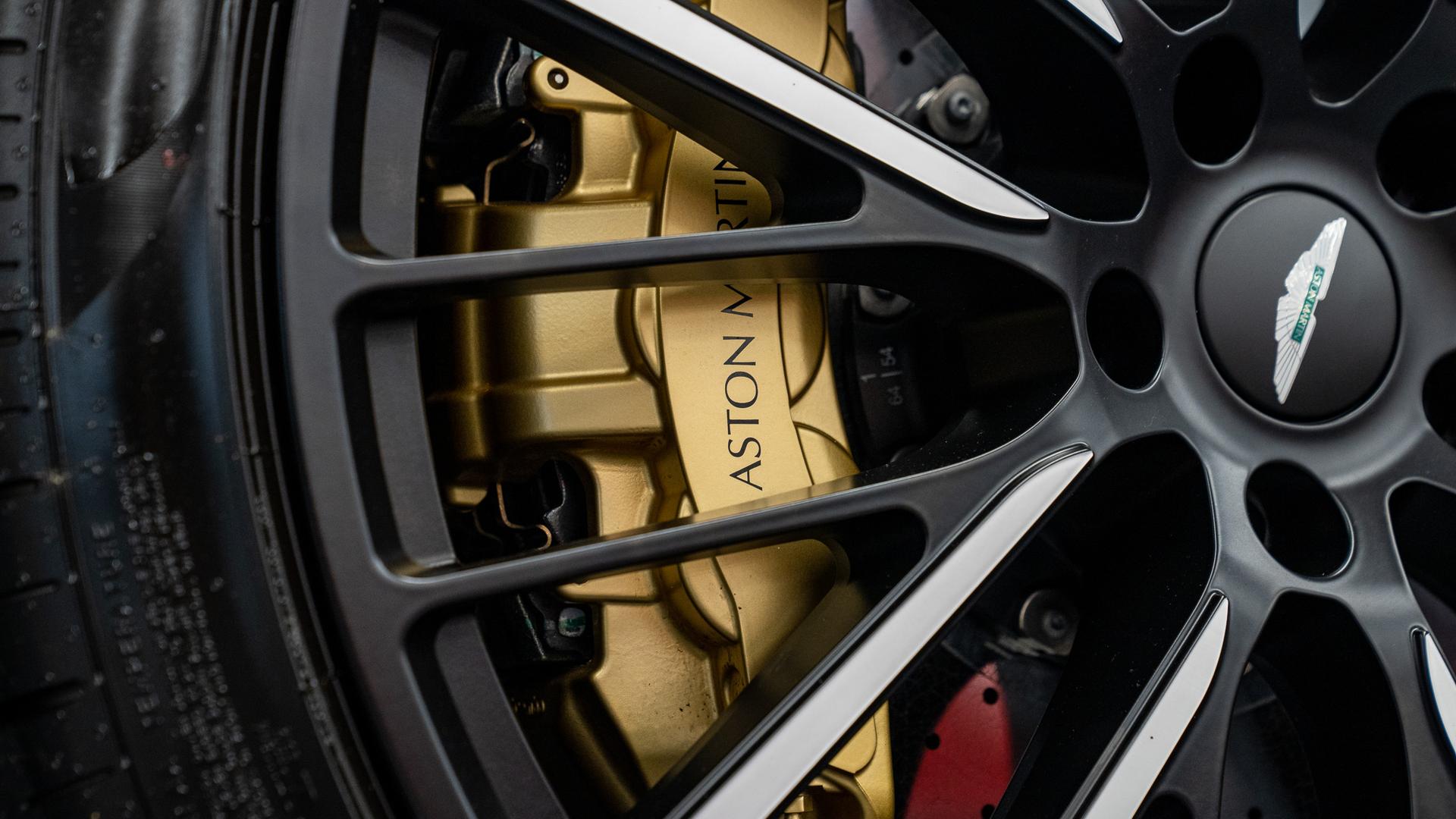 Aston Martin DBX Photo d0b069df-638b-469b-983d-3531af226d1f.jpg