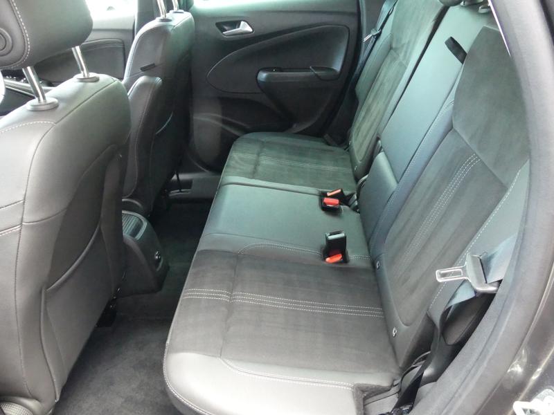 Vauxhall Crossland Photo d0b12b96-7511-42ea-8797-4fb3fd73d317.jpg
