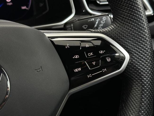 VOLKSWAGEN T-Roc Photo 12