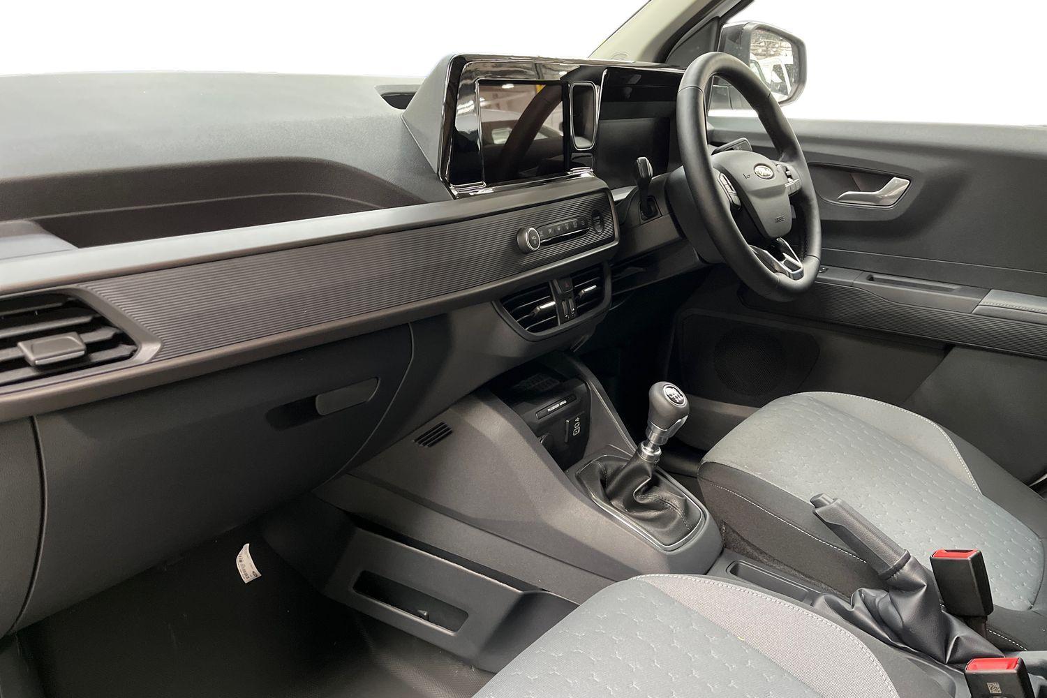 Ford TRANSIT COURIER Photo 3