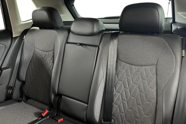 VOLKSWAGEN  Tiguan Photo 9
