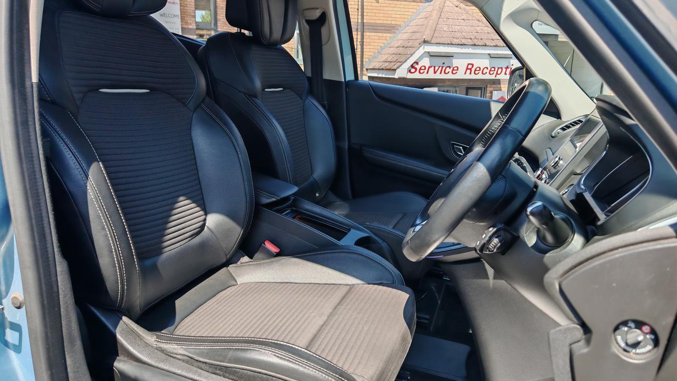 Used Renault Scenic WT66EHH 9