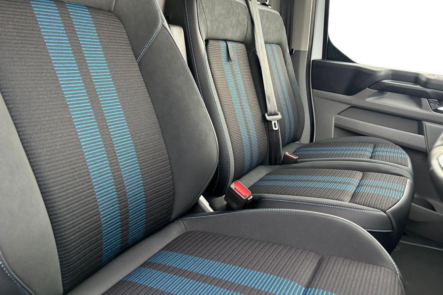 Ford TRANSIT CUSTOM Photo d0d810d8-84bc-4123-9ae6-e4baa2a2058b.jpg