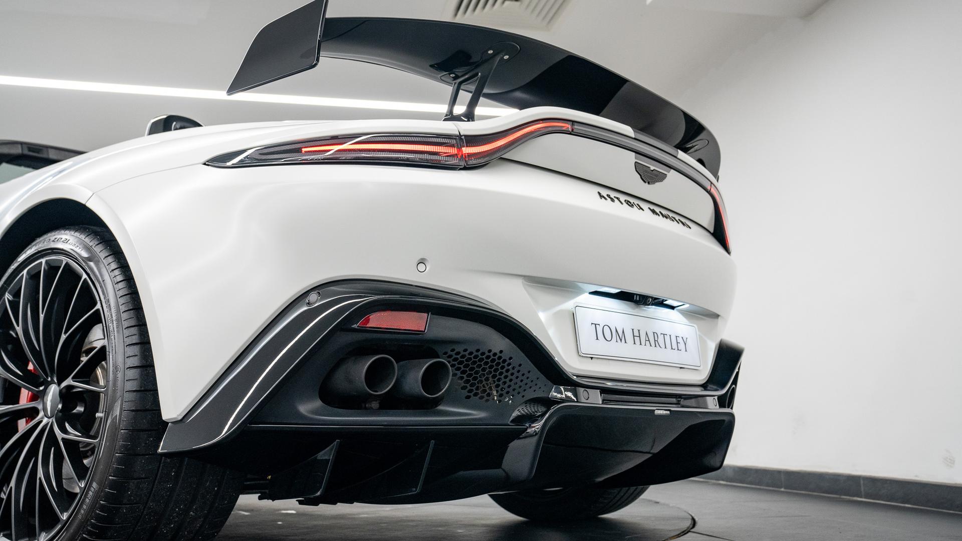 Aston Martin Vantage Photo d0df566f-e75d-425f-b31f-c679259f73fb.jpg