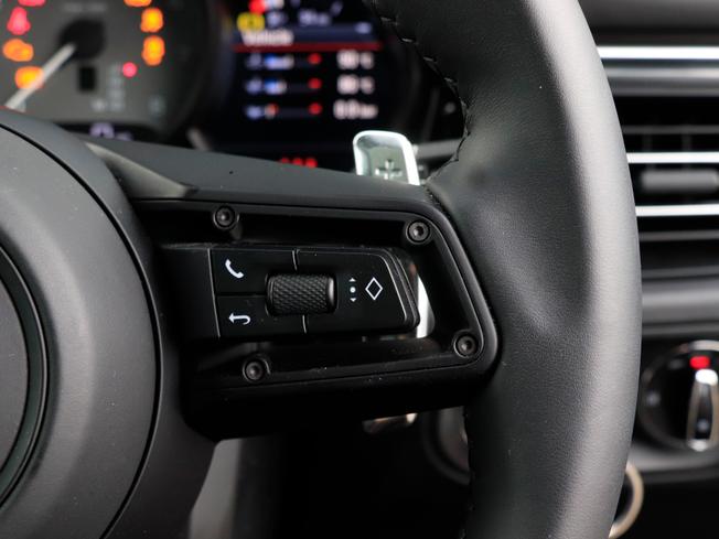 PORSCHE Macan Photo 20