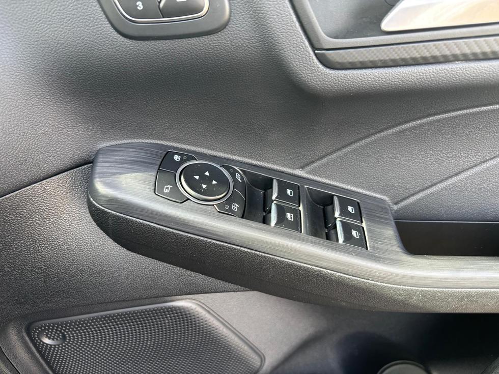 Ford Kuga Photo d1203965-5705-4226-ad96-6c42adb77187.JPG
