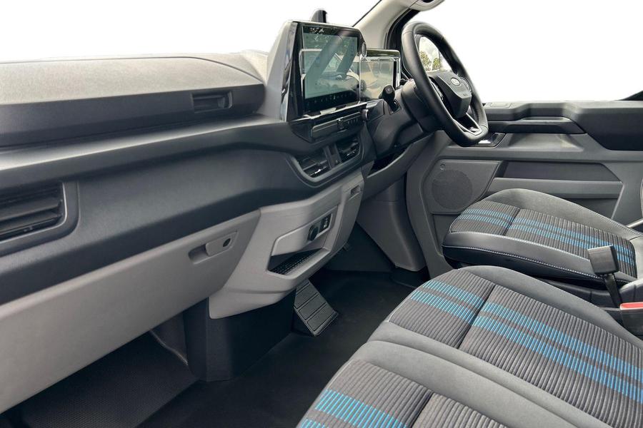 Ford TRANSIT CUSTOM Photo d13a521b-7b3c-468e-992c-544a6a9b4b10.jpg