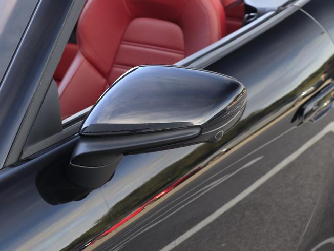 PORSCHE 911 Photo 16