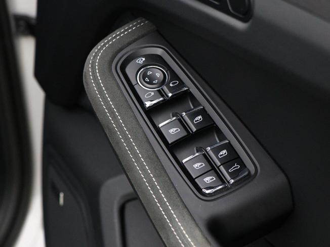 Porsche Macan Photo 41