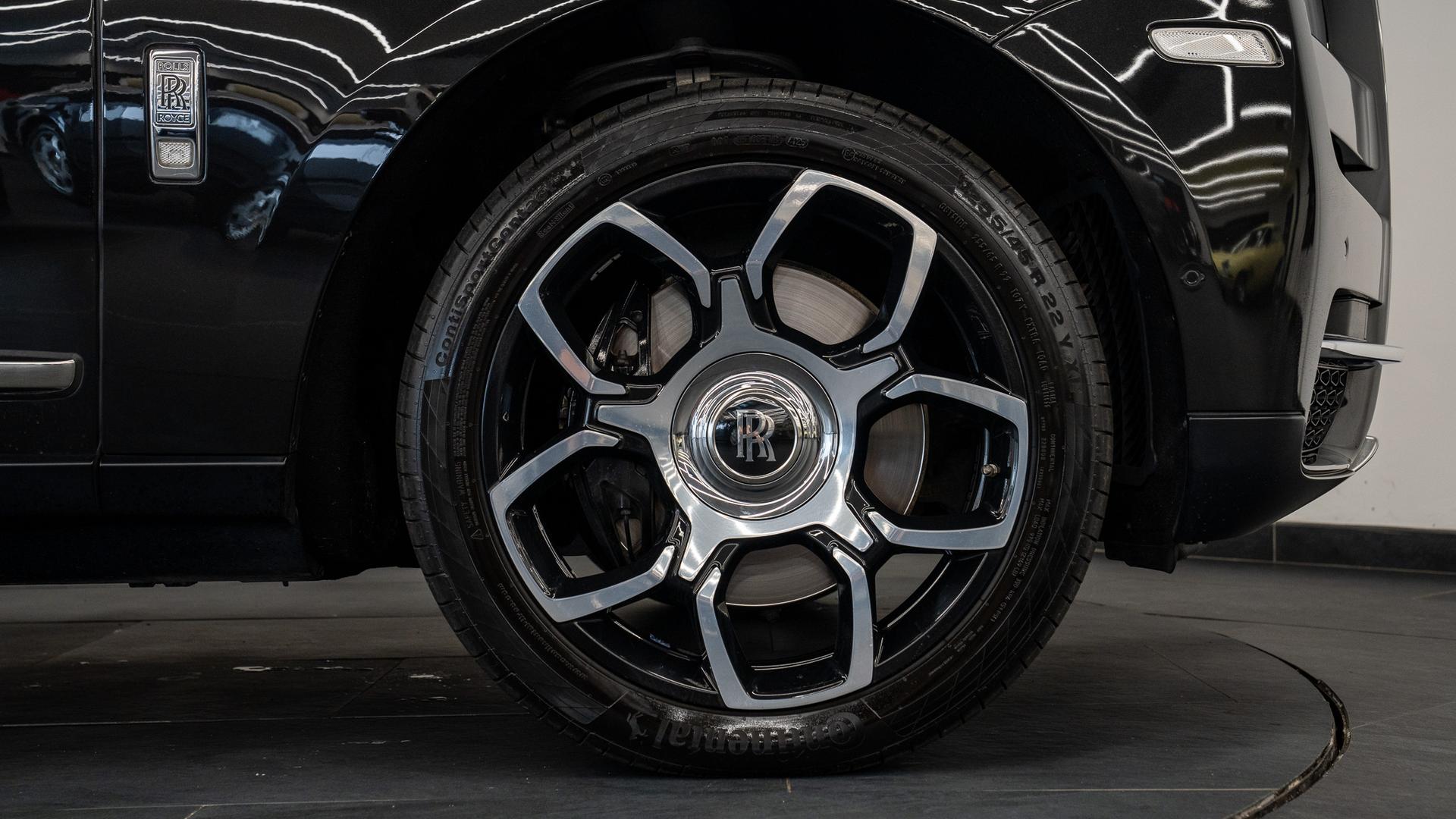 Rolls-Royce Cullinan Photo d1799c1b-1b51-4279-93f6-5145ef6c4ea6.jpg