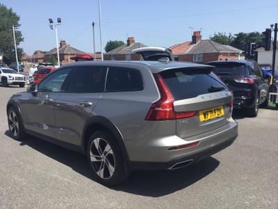 Volvo V60 Cross Country Photo 7