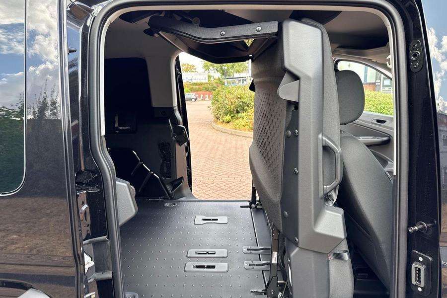 Ford TRANSIT CONNECT Photo d193a850-ef29-4a49-a980-892ab9e531b1.jpg