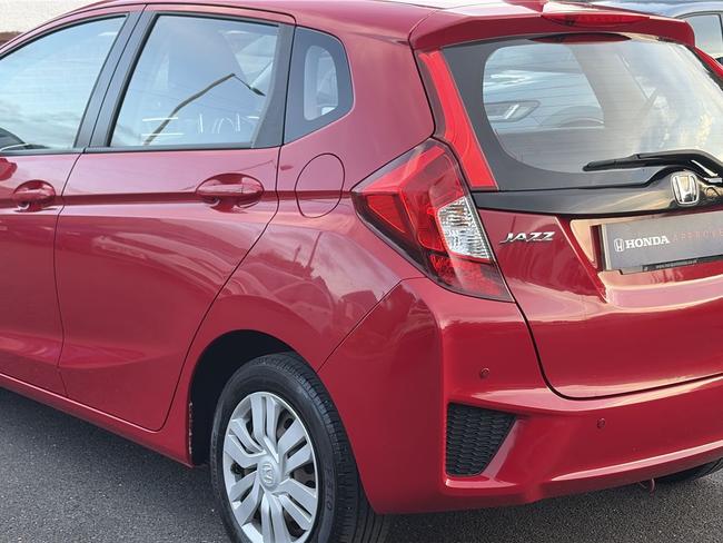 Honda Jazz Photo d1a4e13f-953e-4e8e-b87f-1796d30fba9c.jpg
