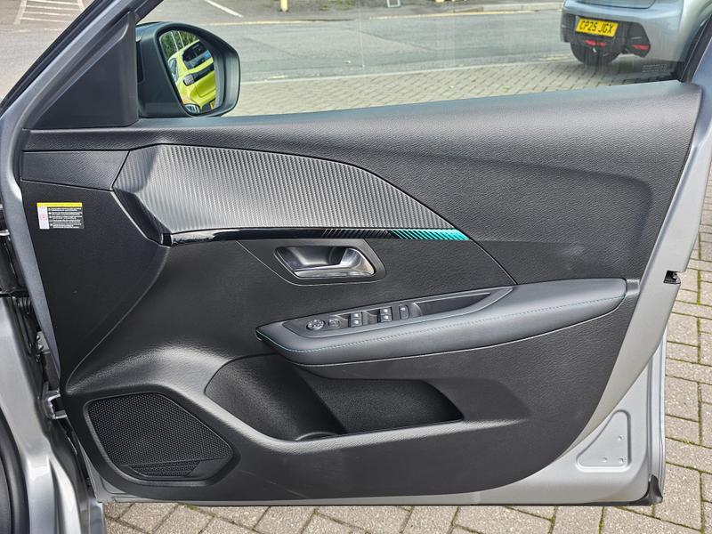 2023 73 PEUGEOT 208