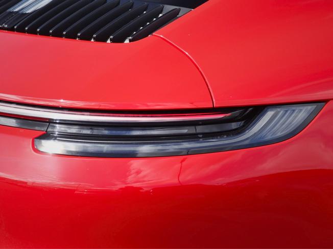 PORSCHE 911 Photo 16