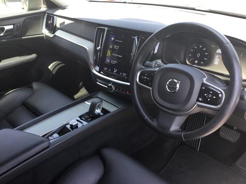 Volvo V60 Cross Country Photo d1c85a3c-c5f7-4a93-b80b-57b3eaddffd7.JPG