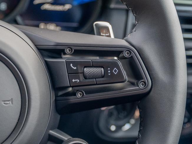 PORSCHE Macan Photo 19