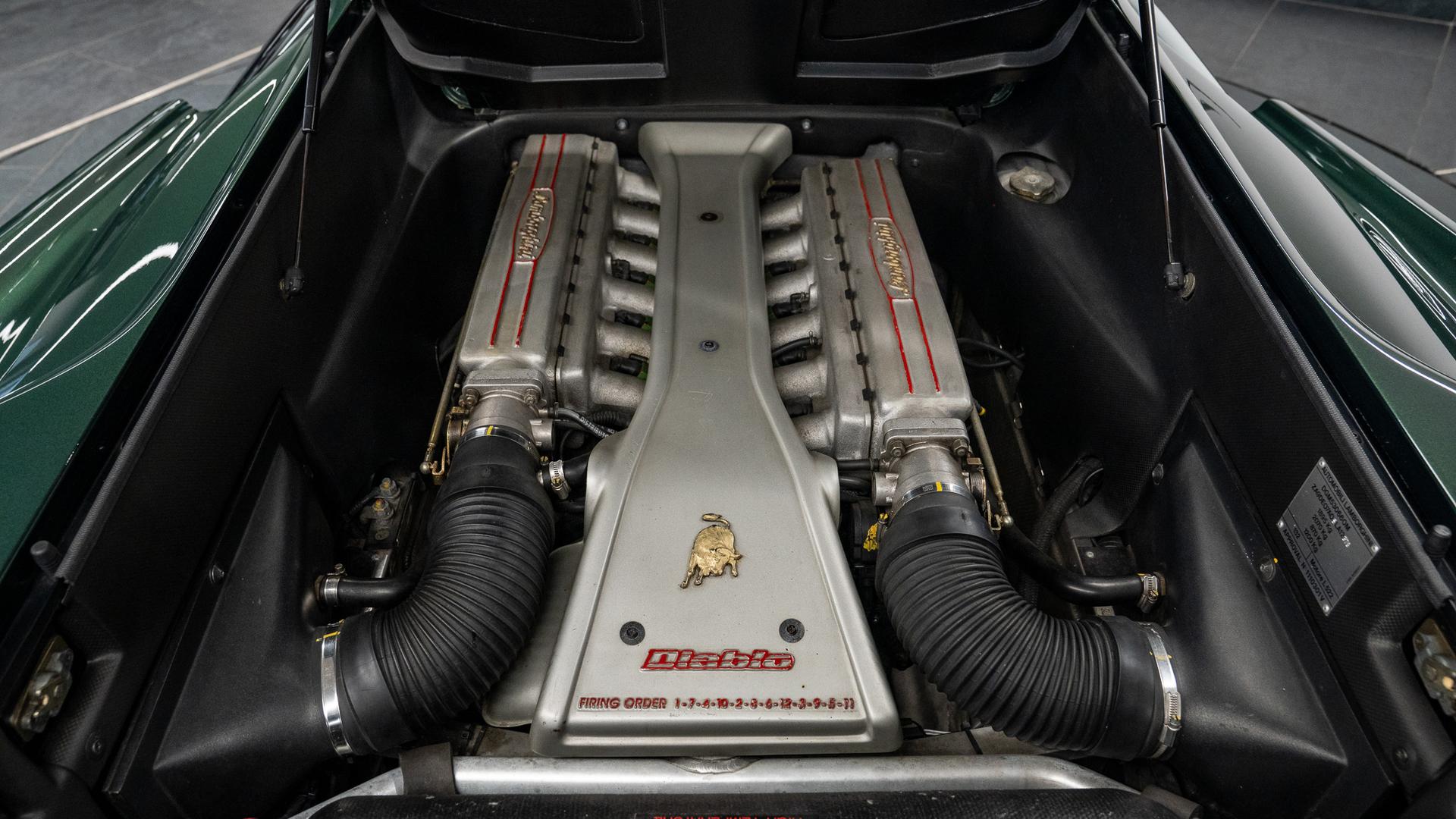 LAMBORGHINI Diablo Photo d1d5700a-b25e-4051-942b-4b3f019e1517.jpg