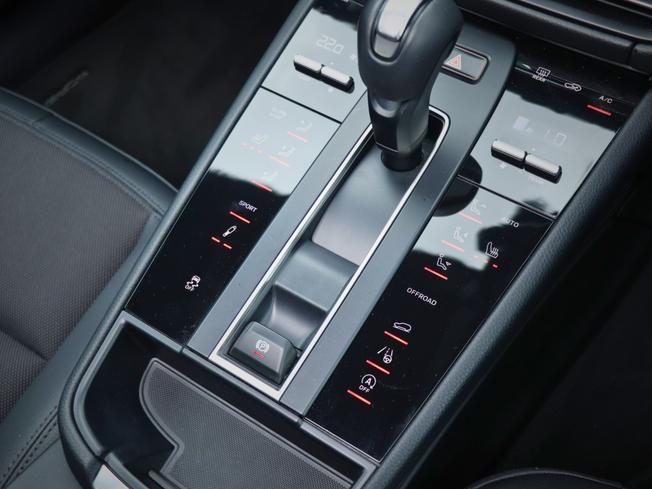 PORSCHE Macan Photo 43