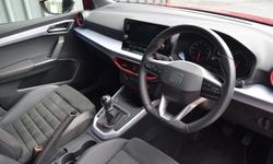 SEAT ARONA Photo 2