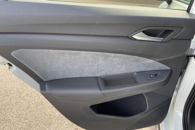 Volkswagen Golf Photo 23
