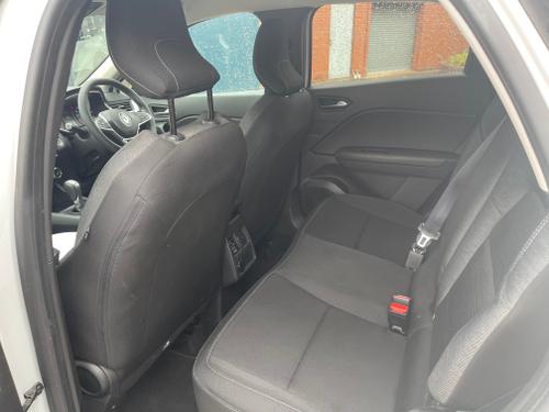 Renault Captur Photo d1edec8c-2330-4c29-9d27-8cd0f5b0b1cc.jpeg