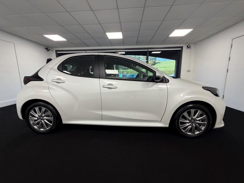 Toyota Yaris Photo d1fd3ed3-9408-47b9-8787-beaefc969599.jpg