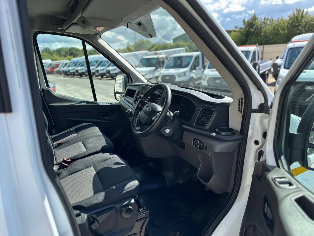 Ford Transit Photo d20a1dd6-fe2a-4834-8009-f8c83b708dc3.jpg