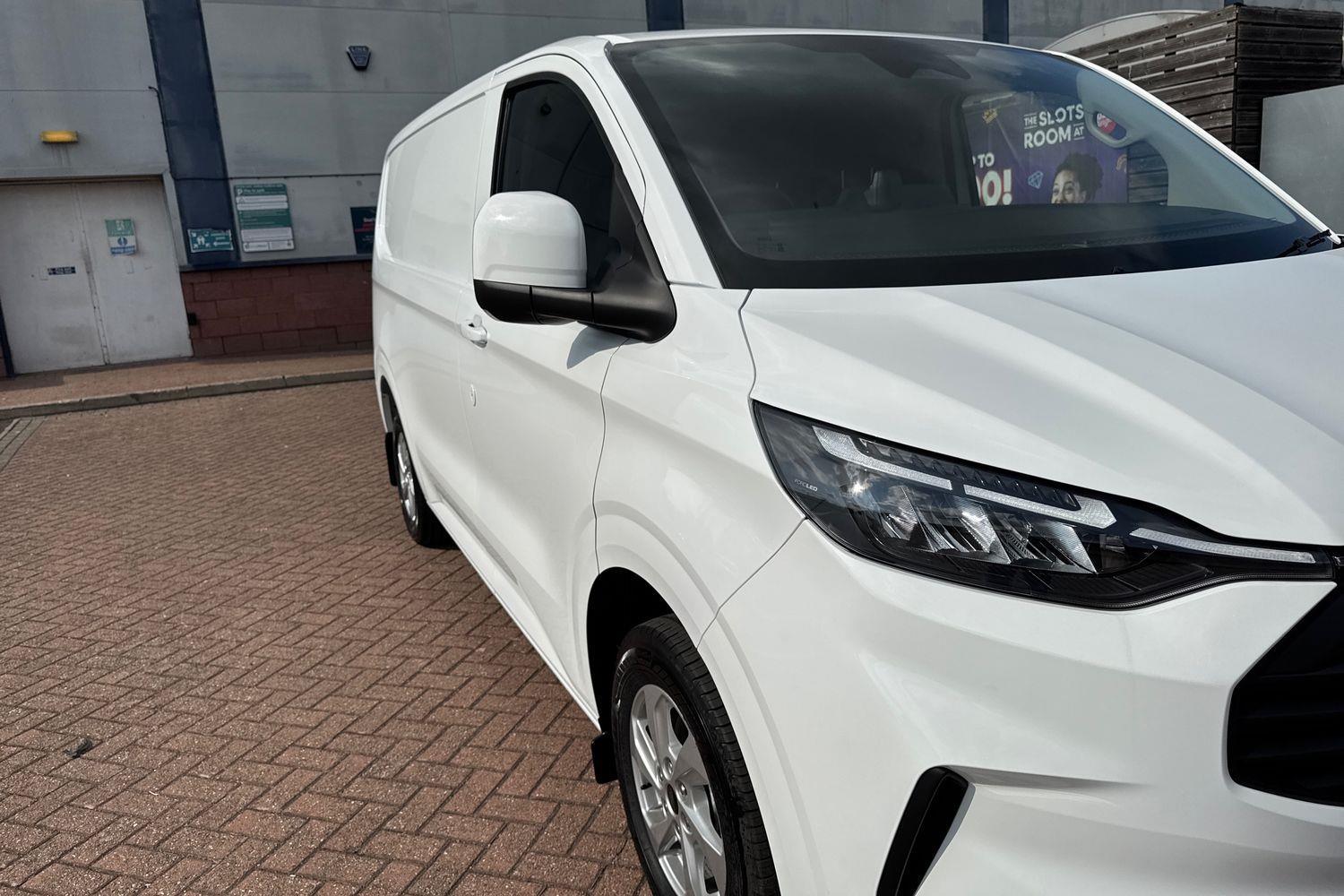 Ford TRANSIT CUSTOM Photo 28