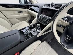 BENTLEY Bentayga Photo 2