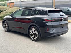 VOLKSWAGEN ID.4 Photo 4