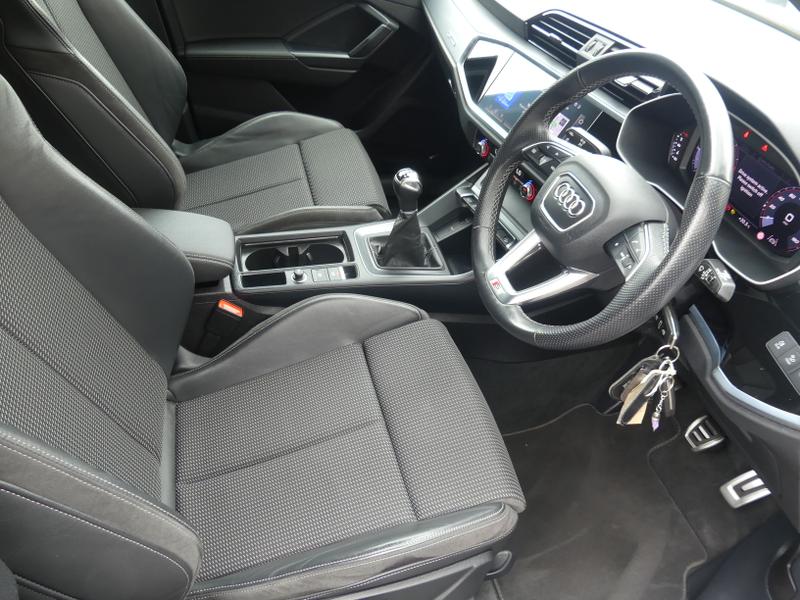 Audi Q3 Photo d23ecbdd-0fcb-4c4c-95a1-c3da42c44102.jpg